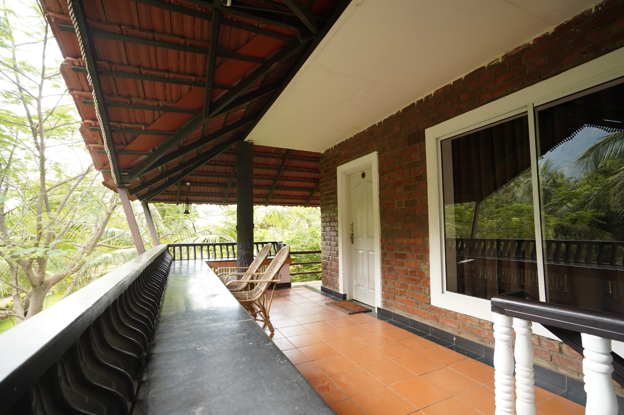 alphonsa bangalow Room